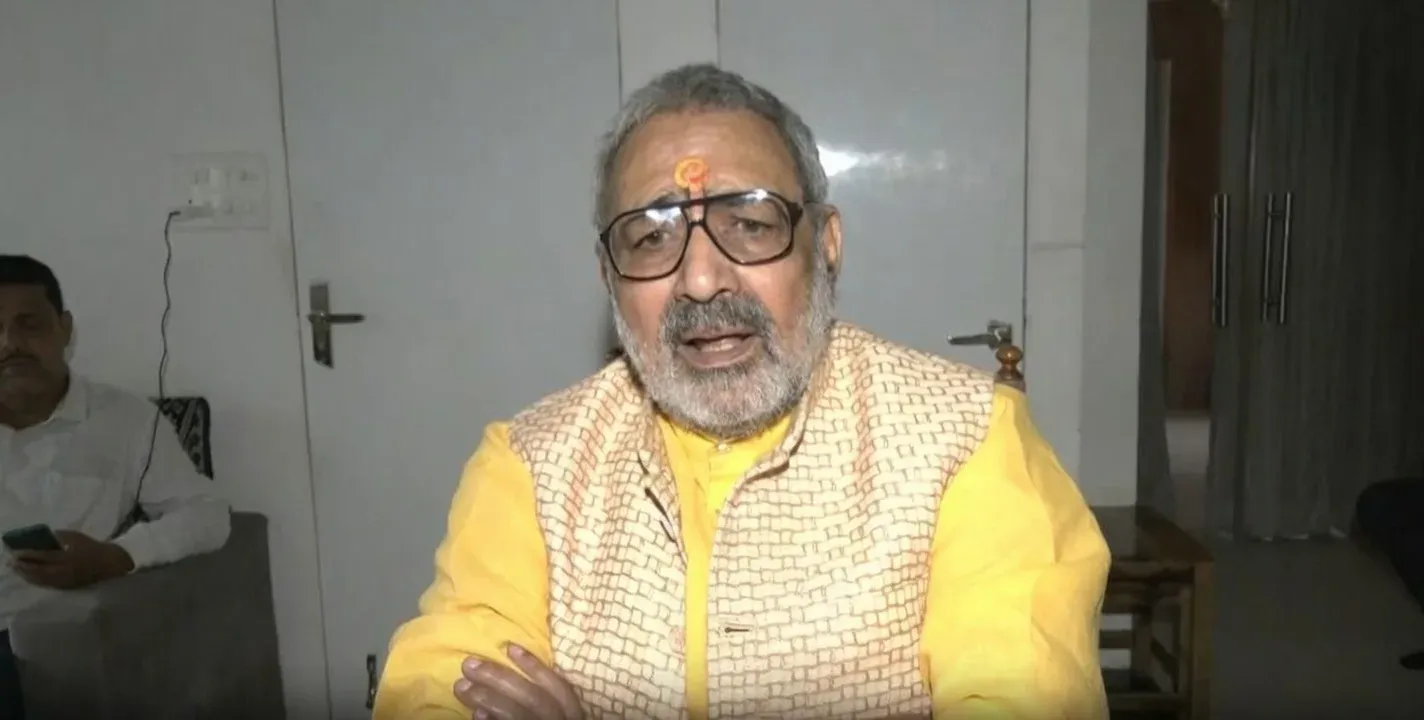 लालू-राबड़ी सुरक्षा विवाद: गिरिराज सिंह बोले— नियम के बाहर हैं तो सुरक्षा कैसे दें