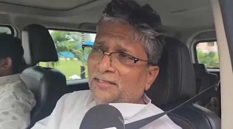 लालू-राबड़ी की सुरक्षा कटौती पर आलोक मेहता का हमला, बोले- 'सत्ता किसी की जागीर नहीं'