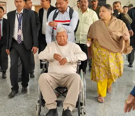 ईडी का बड़ा आरोप: लालू परिवार ने रिश्वत के पैसों से खरीदी संपत्ति