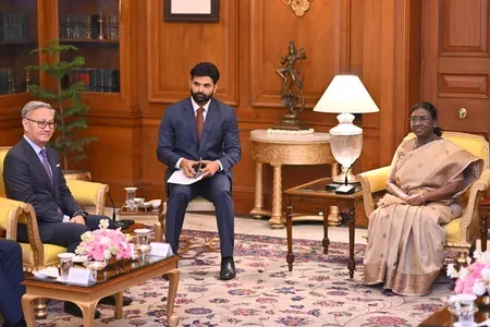 लाओस के उप PM थोंगसावन फोमविहाने की राष्ट्रपति मुर्मु से मुलाकात, 70वीं वर्षगांठ पर रिश्तों को नई धार