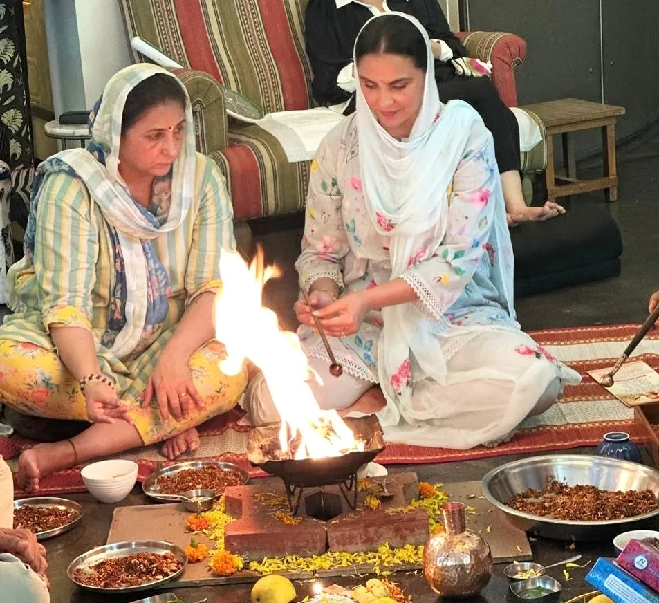 Did Lara Dutta Celebrate 25 Years of Miss Universe with a Puja?