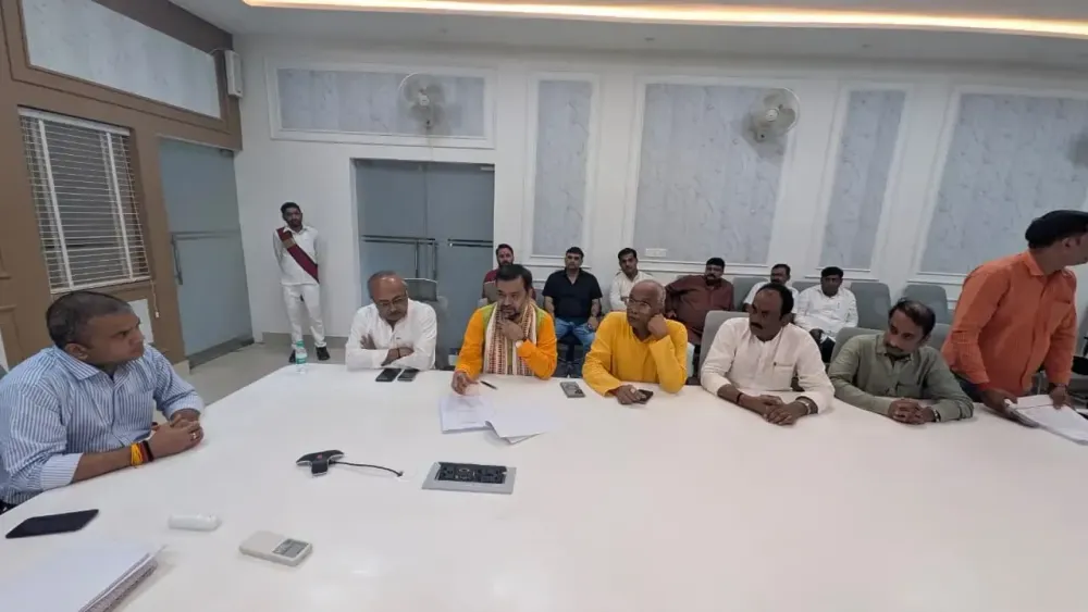 इलाहाबाद-झांसी स्नातक एमएलसी चुनाव: मतदाता सूची में 4,000 डुप्लीकेट प्रविष्टियों का आरोप, भाजपा ने सपा पर लगाया वोट चोरी का इल्ज़ाम
