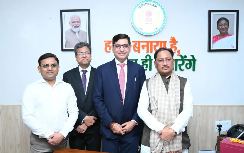 CM Vishnu Deo Sai meets Saroj Hospital vice chairman in Raipur