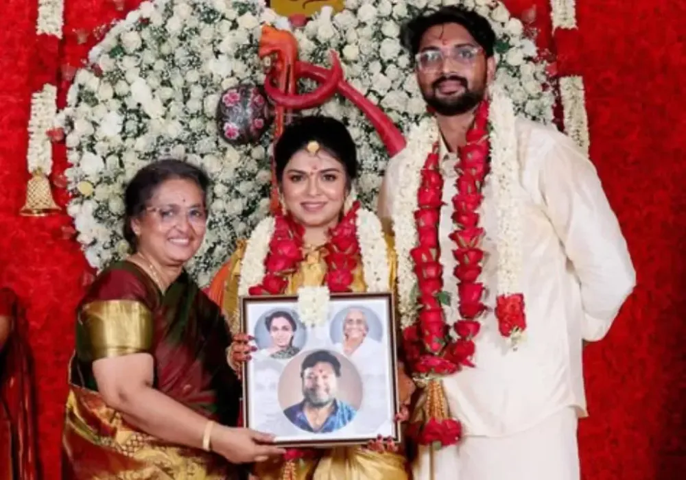 Raveena Ravi weds 'Valatty' director Devan; Raveena's mom Sreeja Ravi pens emotional note