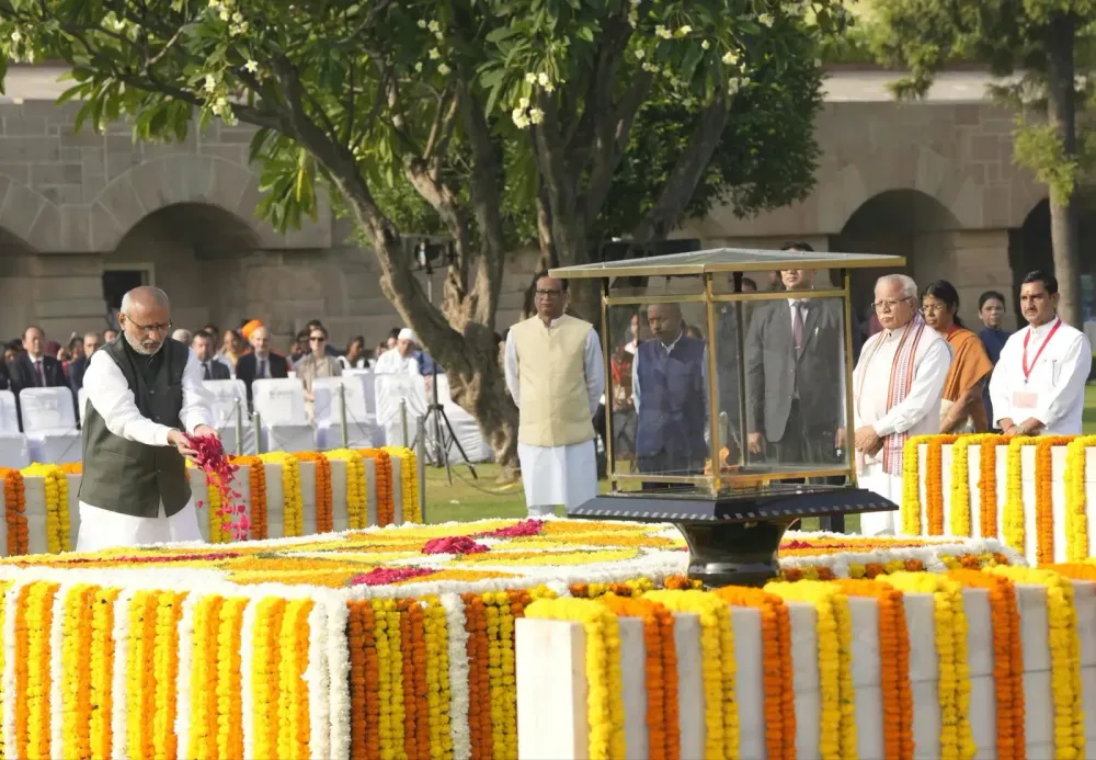 V-P Radhakrishnan pays tributes to Gandhi, Shastri and Kamaraj on 2 October