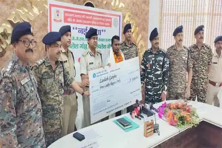 लातेहार में पांच लाख के इनामी नक्सली लवलेश गंझू ने किया सरेंडर
