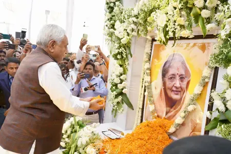 Prominent Leaders Honor the Memory of Sanjay Saraogi's Mother