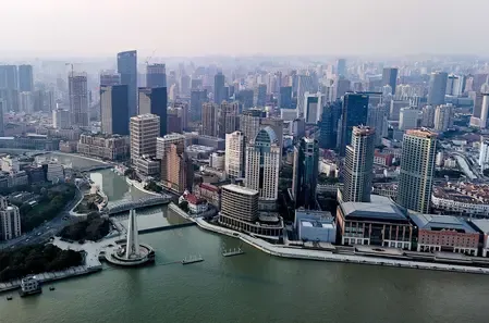 ली छ्यांग ने चीनी राज्य परिषद की कार्यकारी बैठक की अध्यक्षता की 