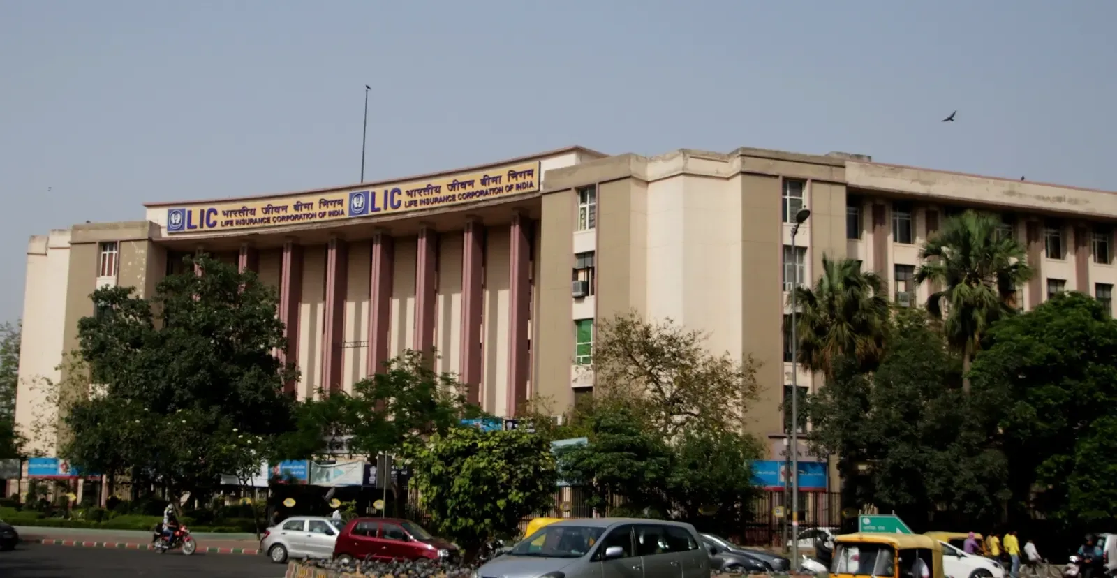 LIC MD Dinesh Pant's voluntary retirement approved, moves to IRDAI