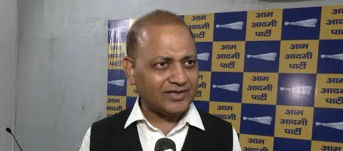 मालवीय नगर होटल अग्निकांड: सोमनाथ भारती ने BJP नेताओं को भेजा मानहानि नोटिस, लाइसेंस प्रक्रिया पर उठाए सवाल