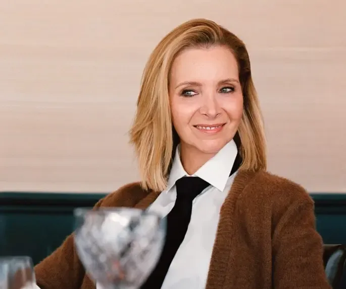 Lisa Kudrow Shares Her Experience of Returning to Work Just 10 Days Post-Delivery