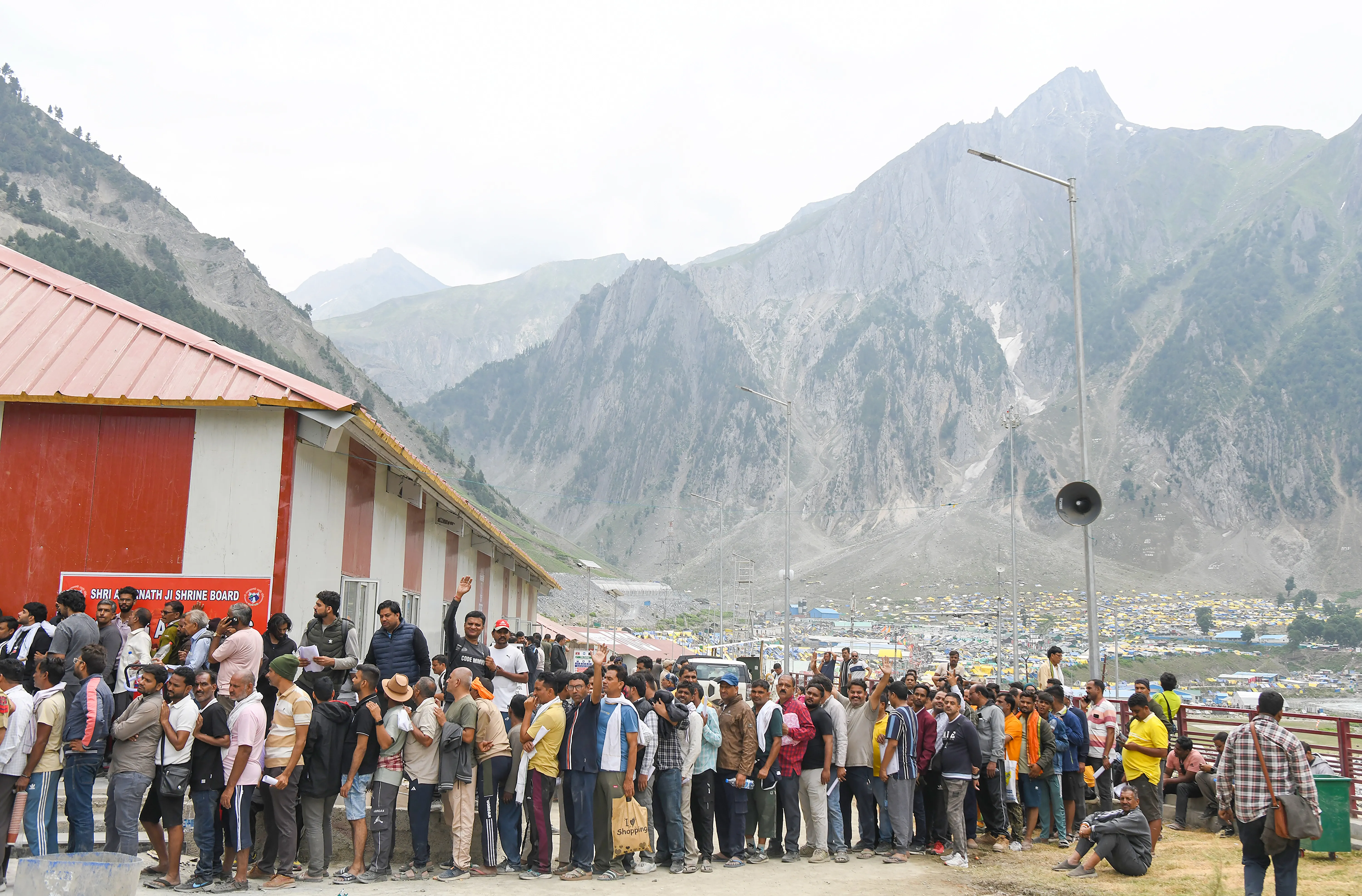 How Did Locals Welcome the First Batch of Amarnath Yatra Pilgrims in Kashmir?