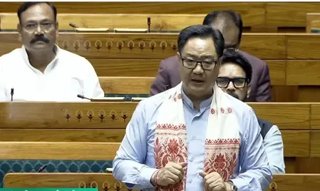 किरेन रिजिजू ने लोकसभा में राहुल गांधी पर किया तीखा हमला, एलपीजी मुद्दे पर भटकने का आरोप