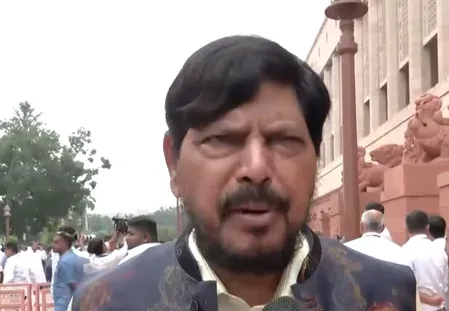 लोकसभा में परीक्षा संशोधन बिल पेश, एनडीए ने विपक्ष पर लगाया गुमराह करने का आरोप