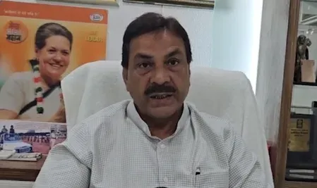 हॉर्स ट्रेडिंग लोकतंत्र के लिए खतरा: नसीम खान का BJP और शिंदे सेना पर हमला