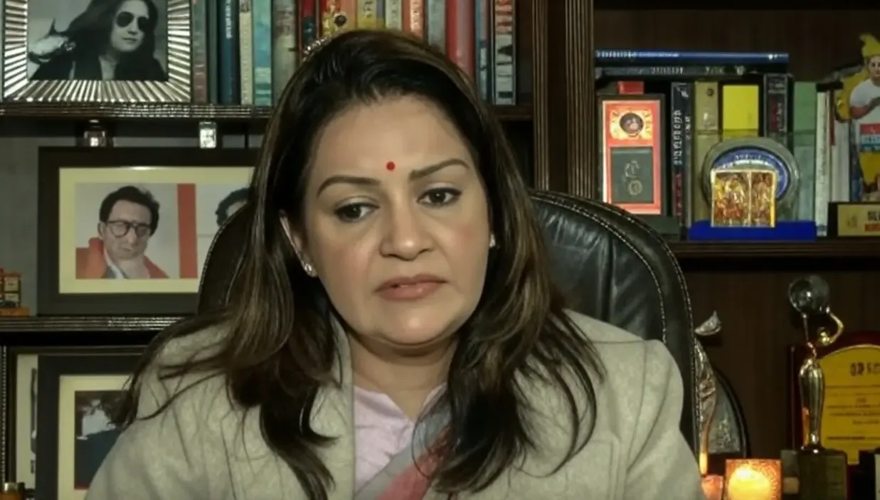 क्या सरकार लोकतंत्र के सिद्धांतों को नकार रही है: प्रियंका चतुर्वेदी