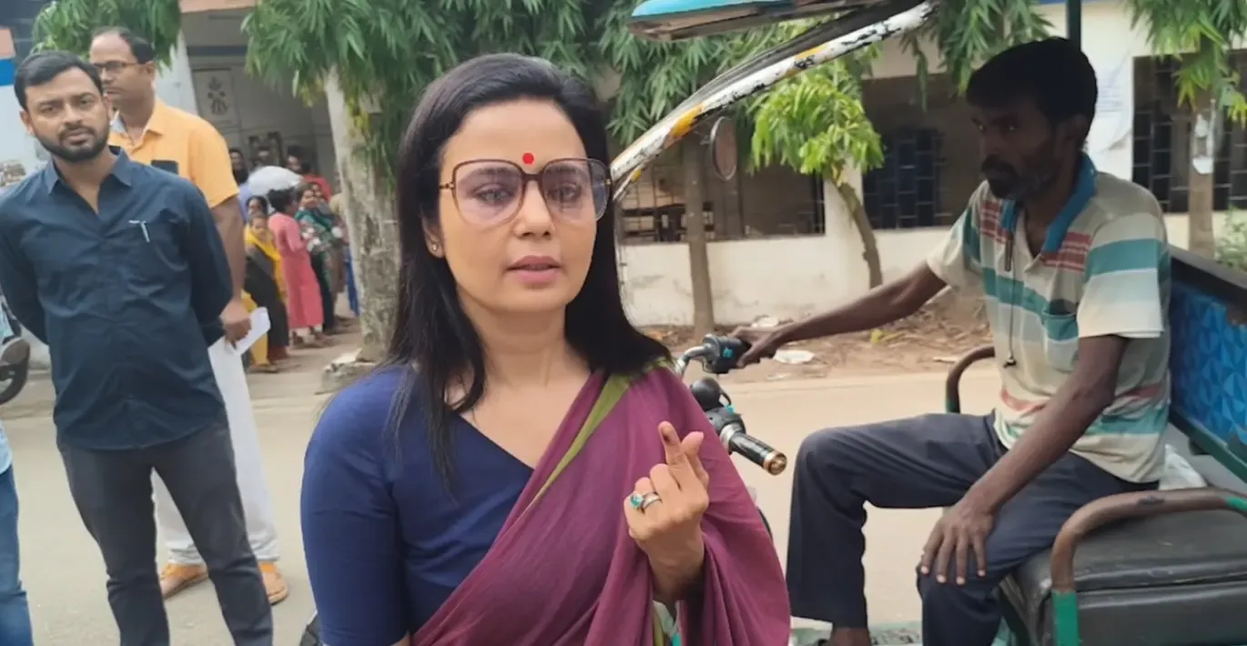 पश्चिम बंगाल चुनाव 2026: महुआ मोइत्रा बोलीं — 'जनता लोकतंत्र बचाने की लड़ाई में उतरी है'