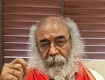 आचार्य प्रमोद कृष्णम: विरोध-प्रदर्शन संविधान के दायरे में हो, राहुल पर भीड़तंत्र का आरोप