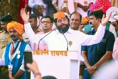 Eknath Shinde slams Uddhav Thackeray: 'Loyalty matters more than a flight'