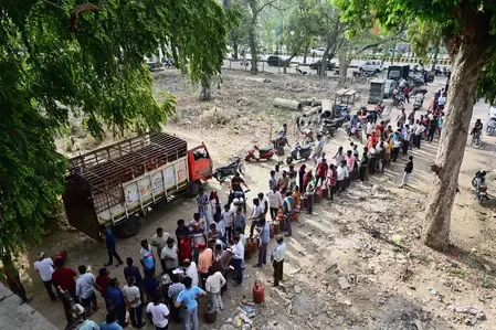Bihar Police Intensifies Action Amid LPG Crisis: 23 FIRs and 419 Cylinders Seized