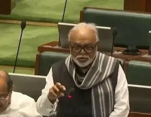 Maharashtra Minister Chhagan Bhujbal Asserts No Need for Panic Over LPG Supply