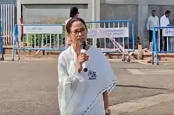 Mamata Banerjee Advocates for Local LPG Supply in Bengal Amid Crisis
