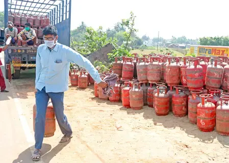 LPG Production Surges by 28% in Just 5 Days, Delivery Timelines Remain Steady: Hardeep Puri