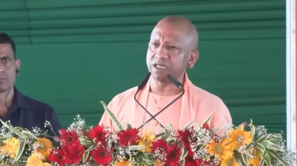 सीएम योगी का एलपीजी सिलेंडर संकट पर बयान: घर पर मिलेगी डिलीवरी, लाइन की जरूरत नहीं