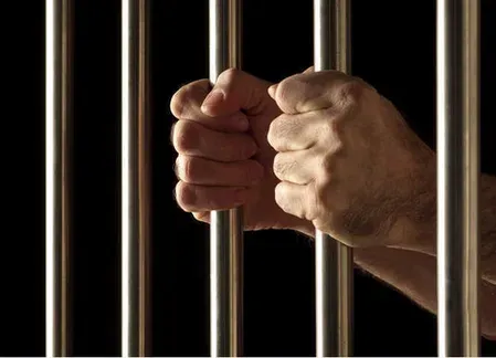 लखनऊ KGMU से विचाराधीन बंदी हैदर अली फरार, दो हेड कांस्टेबल समेत तीन पर FIR दर्ज