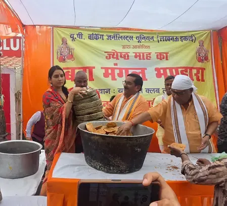 लखनऊ में 'वाटर वूमेन' शिप्रा पाठक ने बड़े मंगल पर 55,000 हरे पत्तल बाँटे, प्लास्टिक मुक्त भविष्य का आह्वान