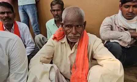 लखनऊ में मंदिर की पार्किंग में दलित बुजुर्ग के साथ अमानवीयता, कई दलों ने जताया विरोध