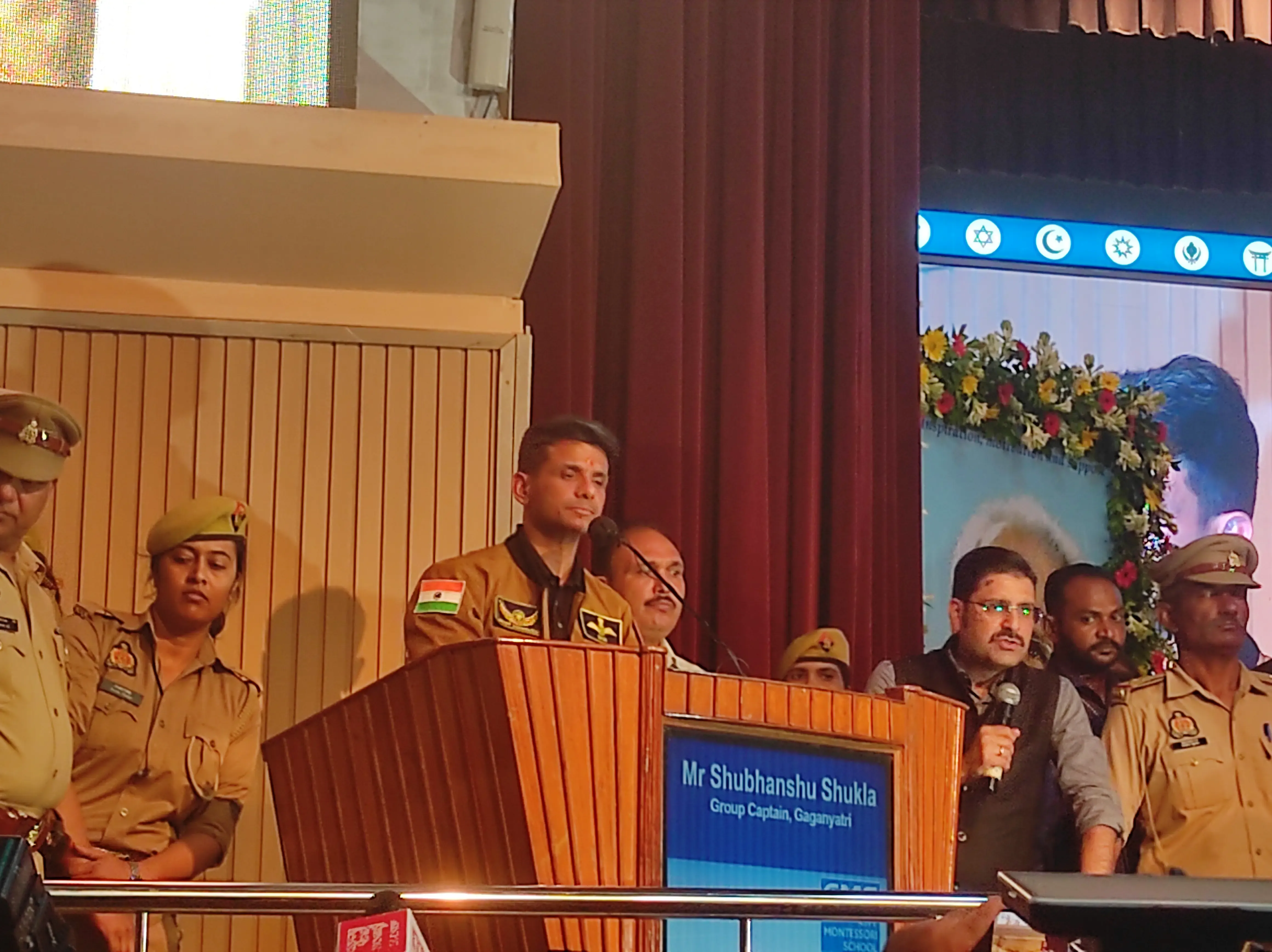 क्या शुभांशु शुक्ला ने बच्चों को '2040 मून लैंडिंग' का मंत्र दिया?