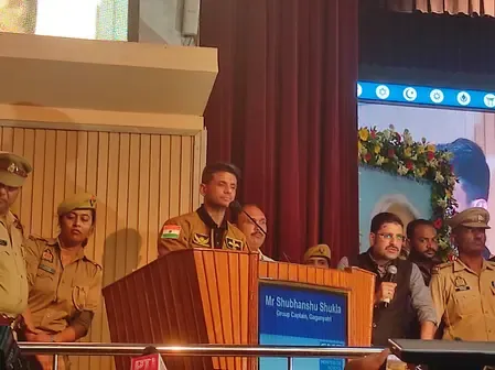क्या शुभांशु शुक्ला ने बच्चों को '2040 मून लैंडिंग' का मंत्र दिया?