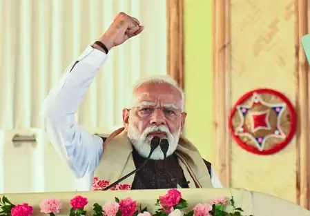 एलवीएम3-एम6 के सफल लॉन्च को पीएम मोदी ने बताया गौरव का पल, इसरो को दी बधाई 