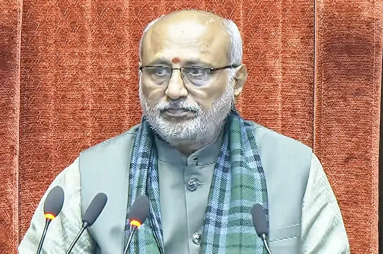 क्या एलवीएम3-एम6 की सफलता पर उपराष्ट्रपति राधाकृष्णन ने इसरो को बधाई दी?