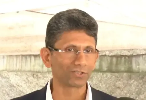 चिन्नास्वामी में क्रिकेट की वापसी: वेंकटेश प्रसाद ने उपमुख्यमंत्री परमेश्वर को 17 अक्टूबर के मैच के लिए आमंत्रित किया
