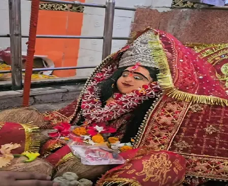 मां बगदाई मंदिर: यहां नारियल या फूल नहीं, भोग में मां को चढ़ते हैं 5 पत्थर; अनोखी है परंपरा