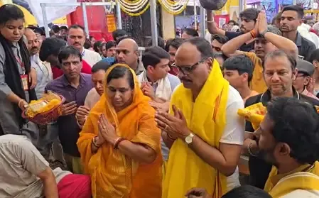 डिप्टी सीएम ब्रजेश पाठक ने मां बगलामुखी मंदिर में किए दर्शन, प्रदेश की खुशहाली की कामना