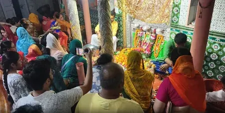शीतला अष्टमी पर मां कल्याणी देवी मंदिर में उमड़े हजारों श्रद्धालु, 150 वर्ष पुरानी परंपरा का निर्वाह
