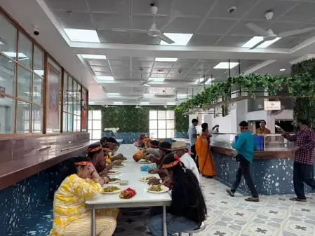 मां वैष्णो देवी यात्रा शुरू होने से श्रद्धालुओं में उत्साह, श्राइन बोर्ड ने साझा की तस्वीरें