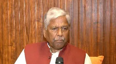 अयोध्या मछली दावत विवाद: अशोक वाजपेयी का कांग्रेस पर सनातन धर्म अपमान का आरोप