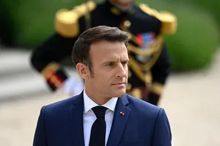 Macron urges swift US-Iran deal, Hormuz reopening without conditions