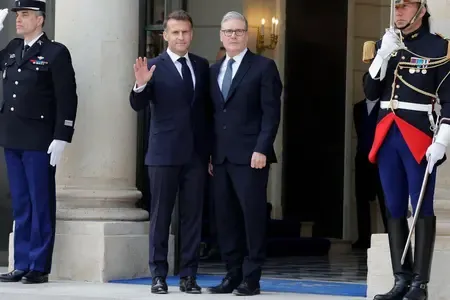 Macron Praises Iran's Move to Reopen Hormuz Strait