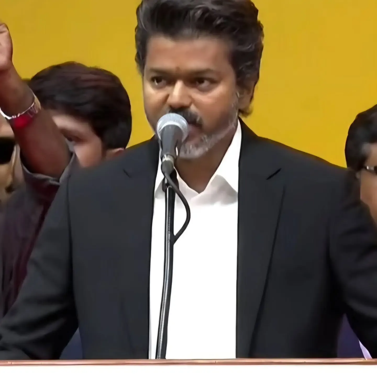 Madhavan wishes Vijay 'most rewarding' tenure as Tamil Nadu CM