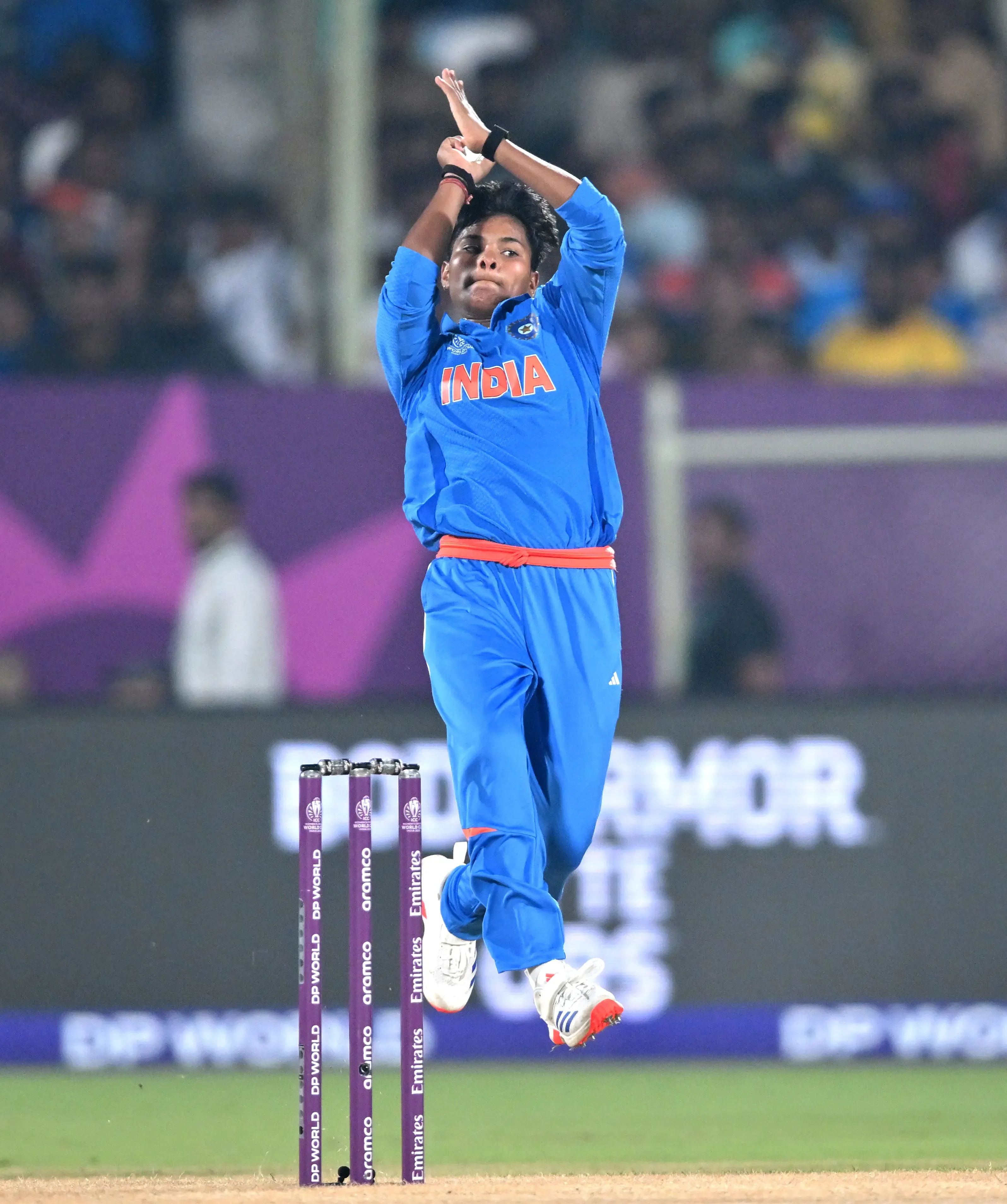 Did Madhya Pradesh CM Truly Honor Women's World Cup Star Kranti Goud with Rs 1-Crore Reward?