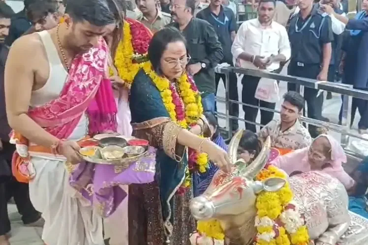 क्या जया प्रदा ने बाबा महाकाल के दर्शन कर कांग्रेस को लताड़ा?