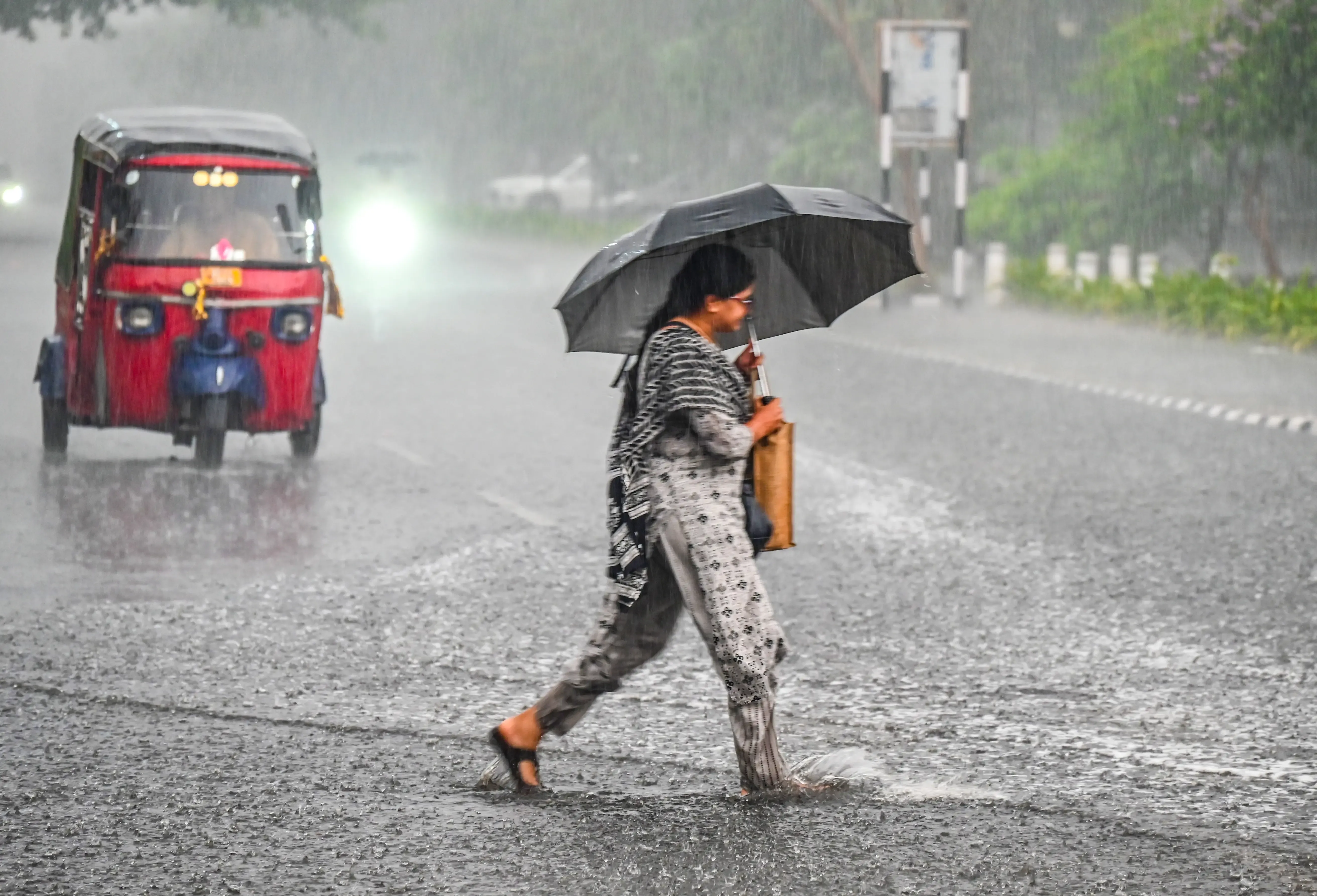 मध्य प्रदेश में मौसम परिवर्तन: आंधी और बारिश की चेतावनी