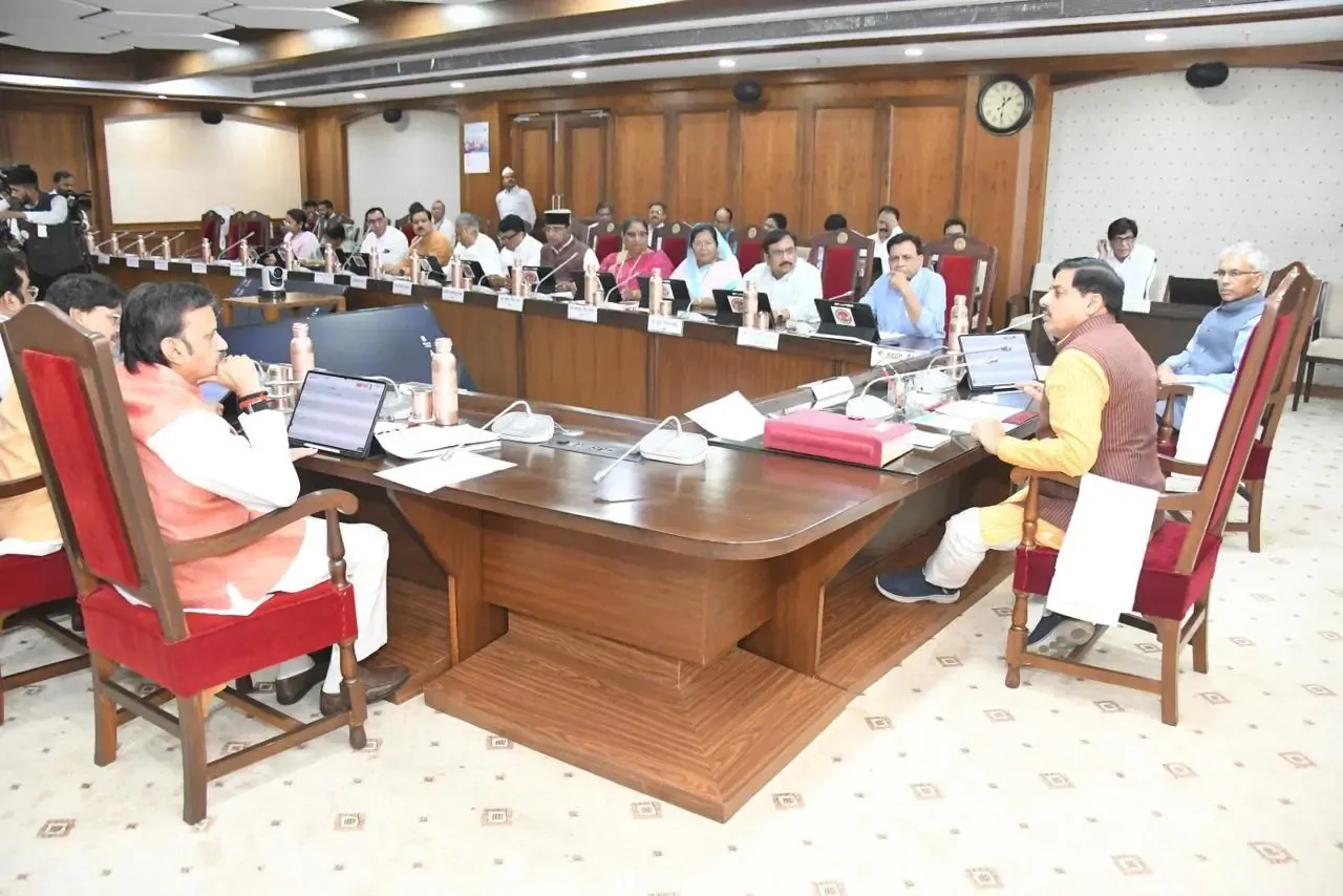 मध्य प्रदेश मंत्रिपरिषद का बड़ा फैसला: ₹26,800 करोड़ की विकास योजनाओं को हरी झंडी, छात्रवृत्ति 6 गुना बढ़ी