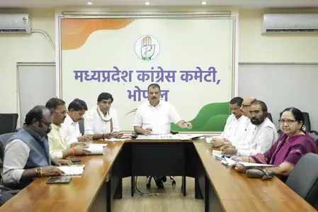 मध्य प्रदेश में कांग्रेस जुटाएगी आदिवासी वर्ग की समस्याओं का ब्यौरा