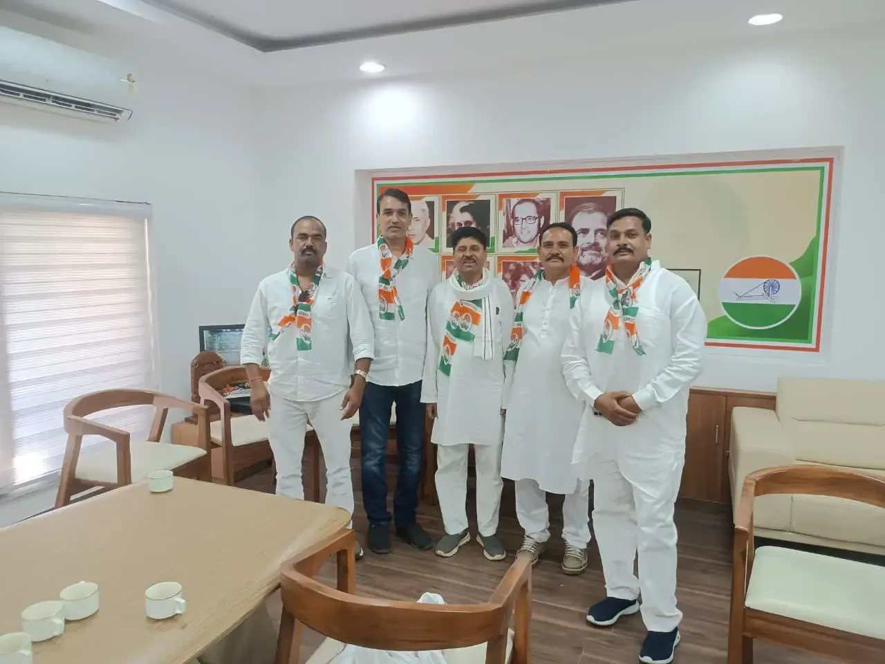 टीकमगढ़: BJP छोड़ कांग्रेस में लौटे 5 पार्षद, 29 सितंबर को भोपाल में हुई घर वापसी